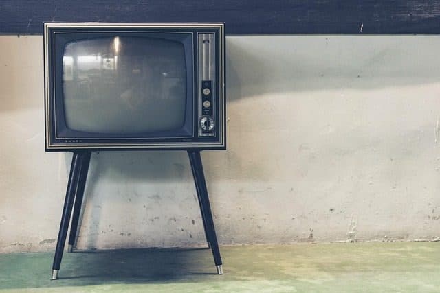 TV 액정 줄 생김, 이렇게 해결하세요!